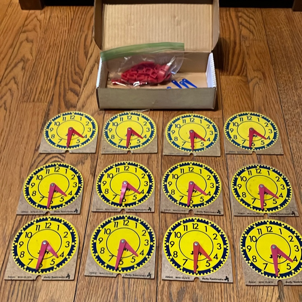 Judy Clocks -set of 12 Original mini-clocks